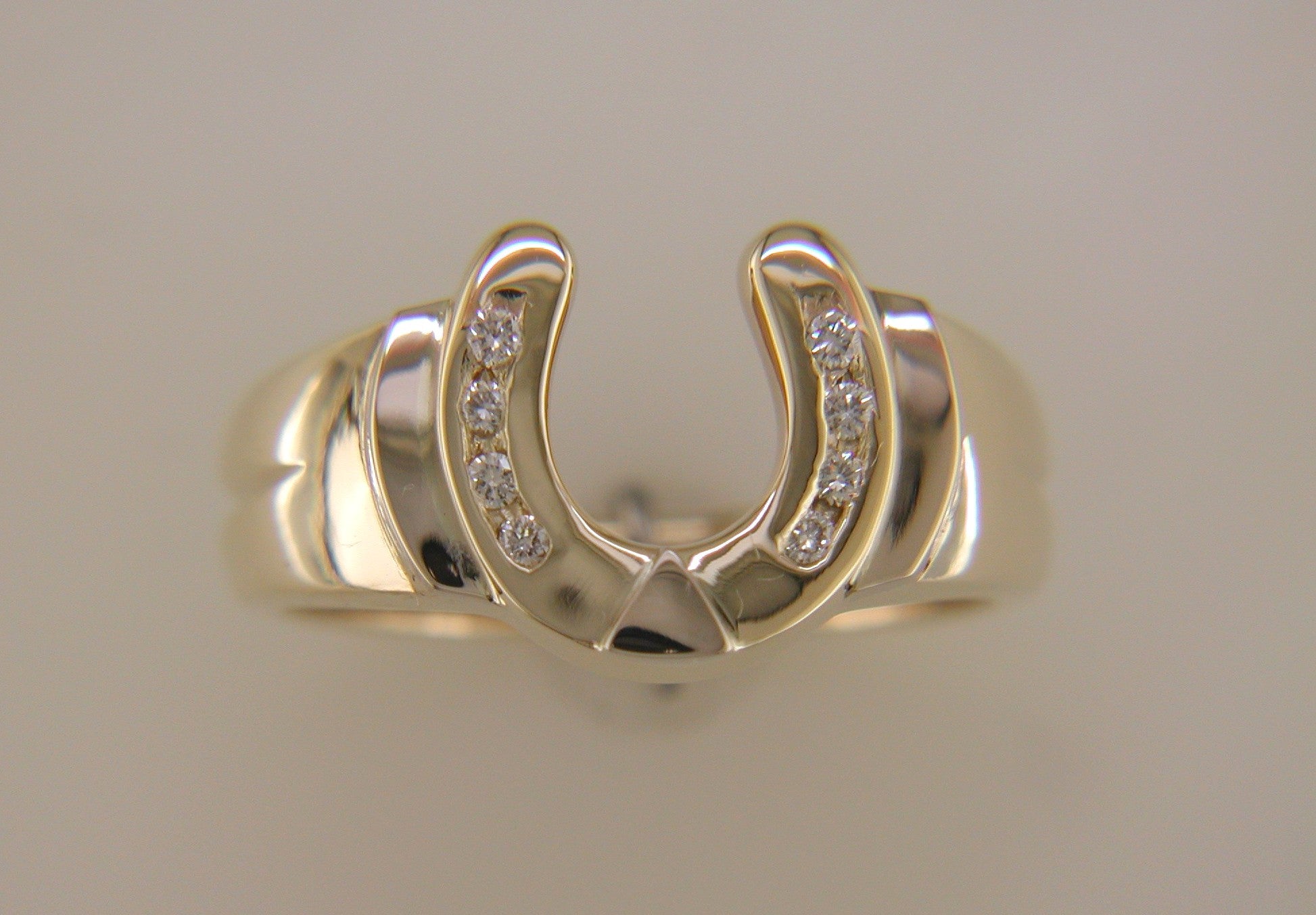 14k gold discount horseshoe ring